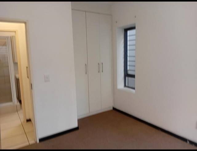1 BEDROOM APARTMENT FOR SALE IN BRYANSTON